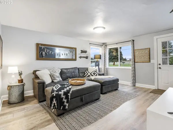 8035 SE PLEASANT HOME RD, Gresham, OR 97080