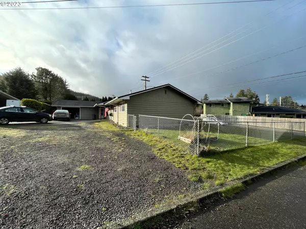 Reedsport, OR 97467,3010 MORRIS PL