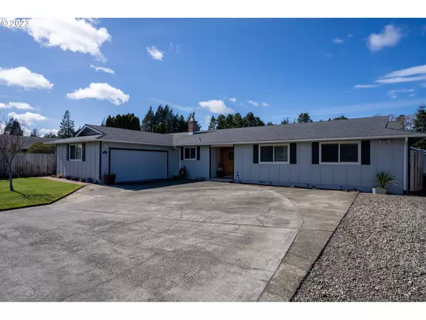 North Bend, OR 97459,2448 DELORES LN