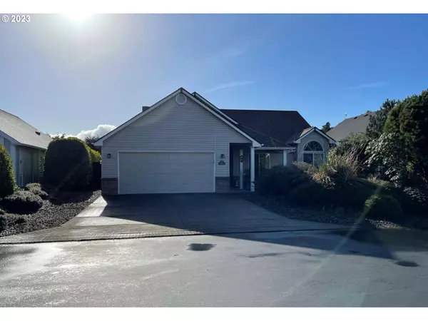 68 SPYGLASS LN, Florence, OR 97439