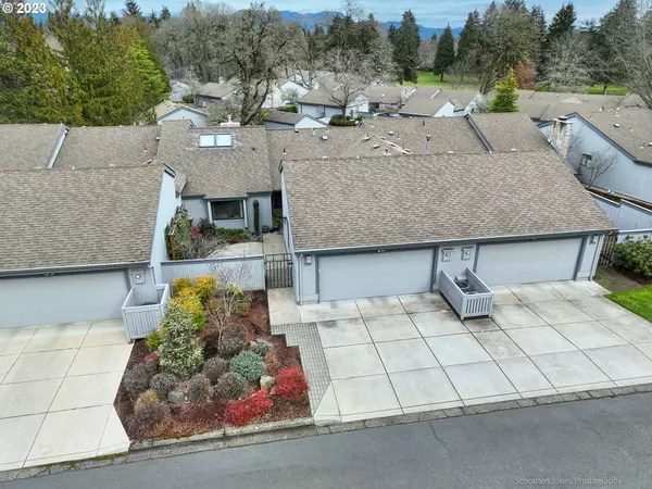 Eugene, OR 97401,306 SPYGLASS DR