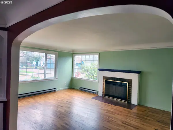 412 W 17TH AVE, Eugene, OR 97401