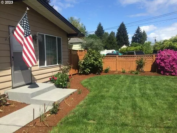 1098 MAPLE DR, Eugene, OR 97404