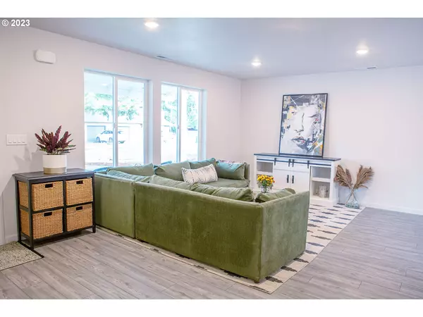 Eugene, OR 97404,614 Audel AVE