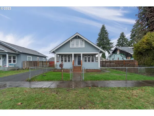 1205 S 4TH AVE, Kelso, WA 98626