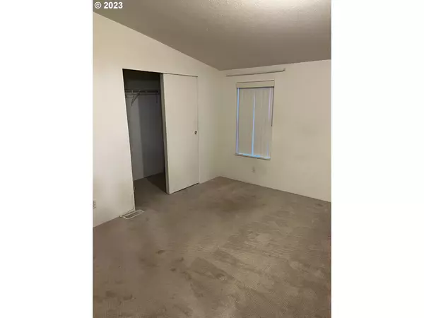 Portland, OR 97236,15768 SE POWELL BLVD #31