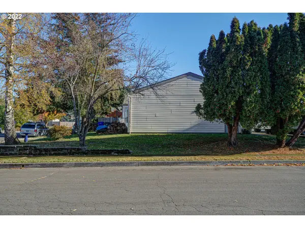 1774 NE HOOD PL, Gresham, OR 97030