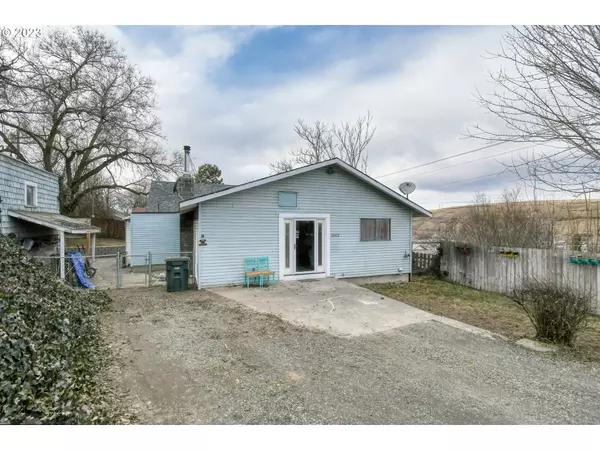 2002 SE COURT AVE, Pendleton, OR 97801