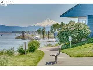 Portland, OR 97217,103 N HAYDEN BAY DR