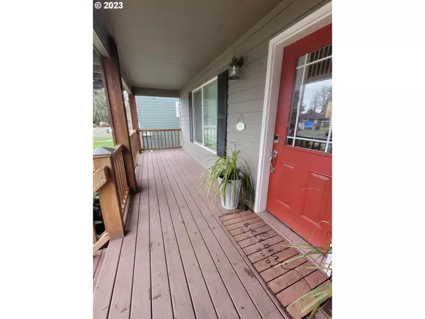 Vernonia, OR 97064,326 C ST