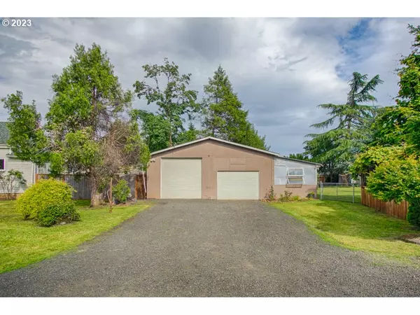 Dallas, OR 97338,511 SE HANKEL ST