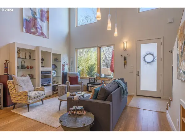 2847 FRIENDLY ST, Eugene, OR 97405