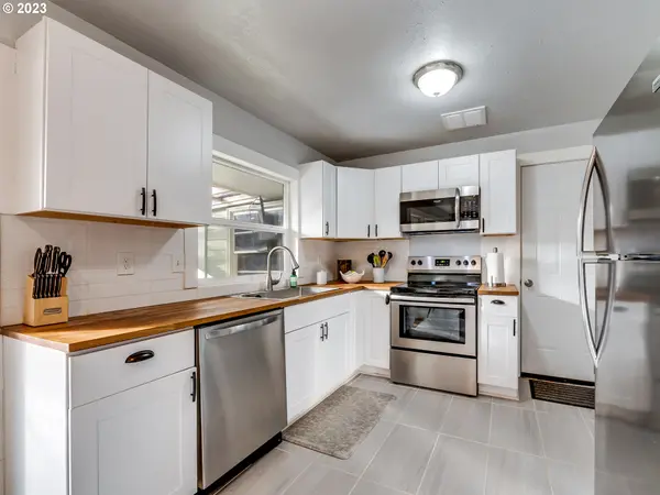 349 LORETTA WAY, Eugene, OR 97404