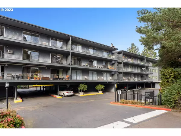 200 BURNHAM RD #304, Lake Oswego, OR 97034