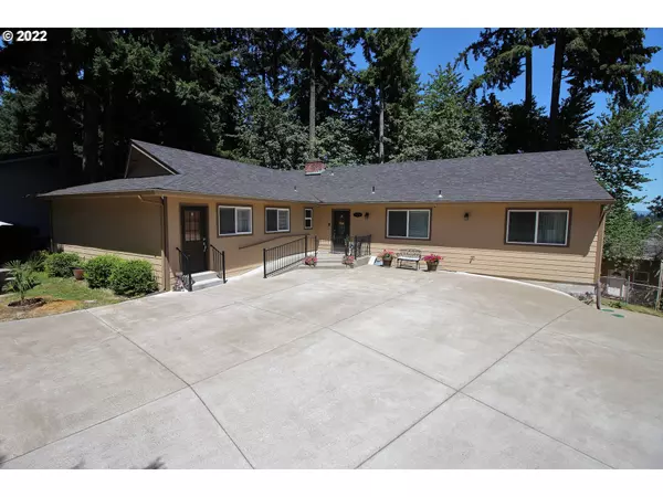 13208 NE VILLAGE GREEN DR, Vancouver, WA 98684