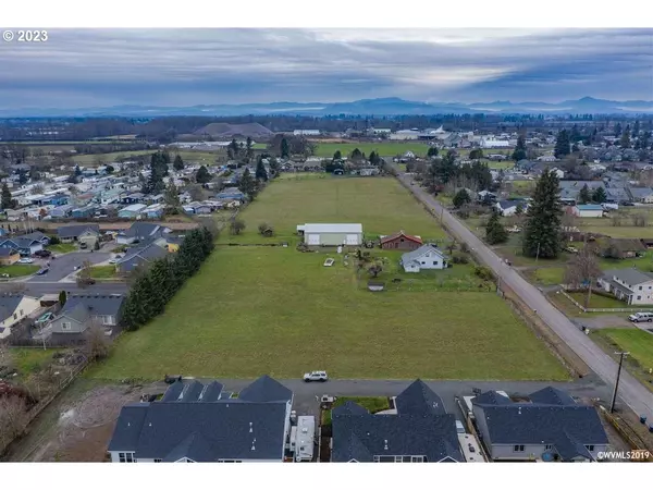 Harrisburg, OR 97446,930 SOMMERVILLE LOOP