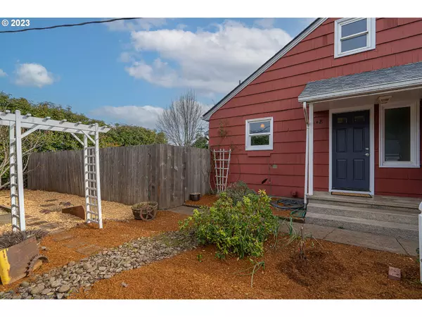 Eugene, OR 97402,3048 ROYAL AVE