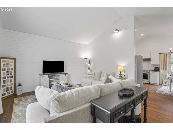 Eugene, OR 97404,4753 CALUMET WAY