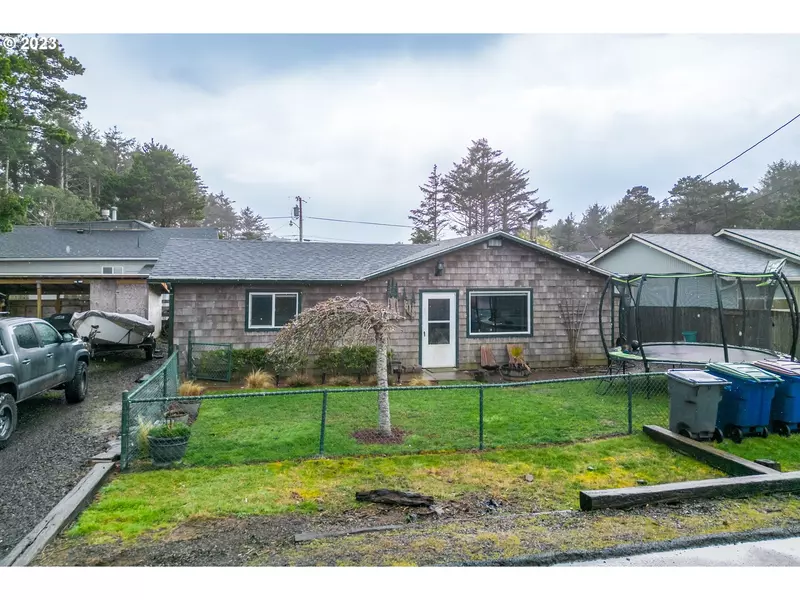 618 SW 28TH ST, Lincoln City, OR 97367