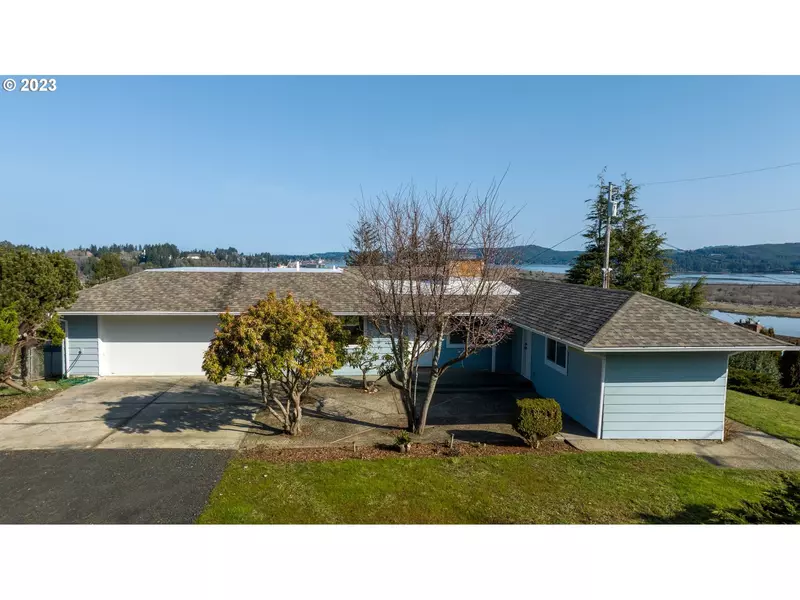 546 FIR AVE, Coos Bay, OR 97420