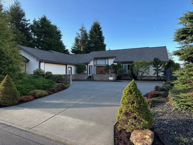 933 MIDLAND WAY, Brookings, OR 97415