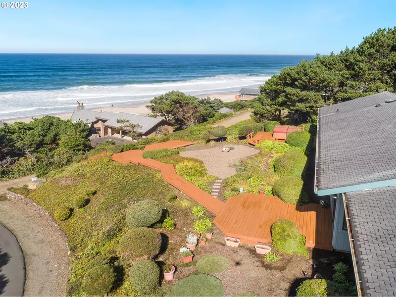 220 TILLICUM ST, Depoe Bay, OR 97341