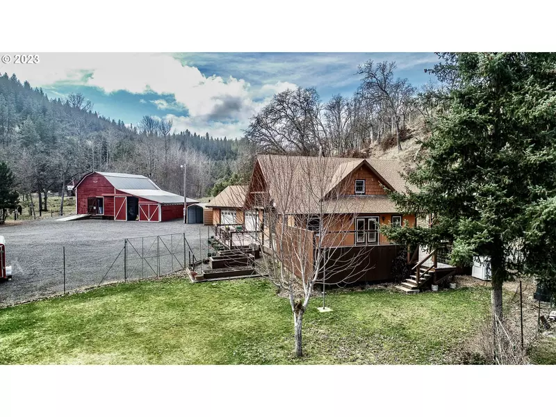 515 WILSON RD, Mosier, OR 97040