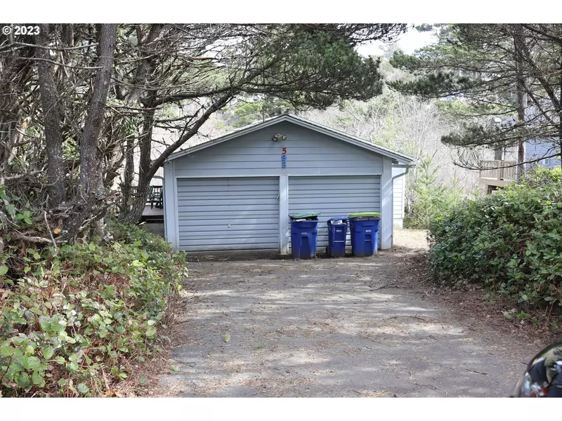 5980 PALISADES DR, Lincoln City, OR 97367