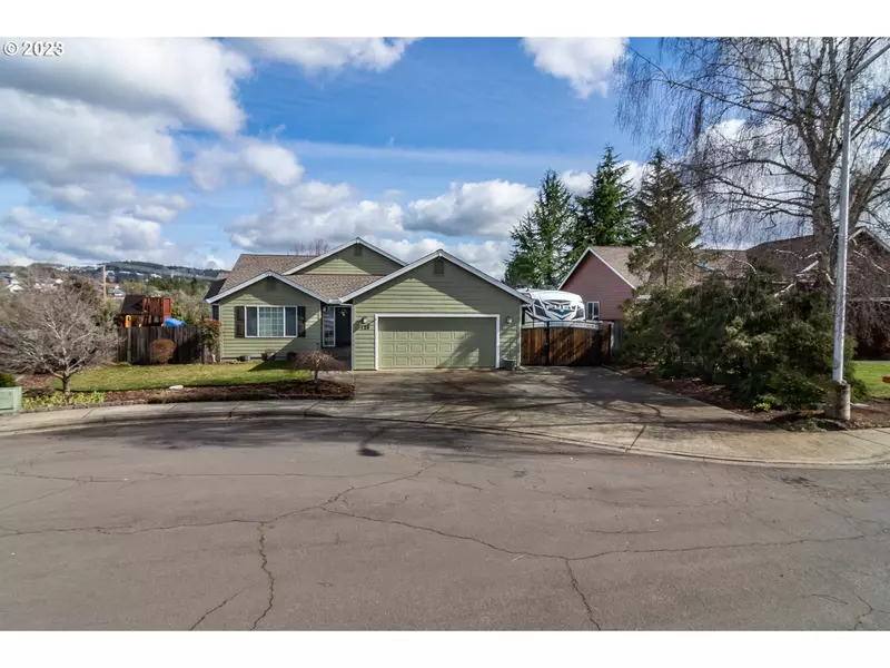 126 Lilly Ct, Sutherlin, OR 97479