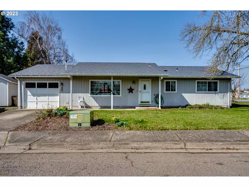 802 EAGLES WAY, Harrisburg, OR 97446