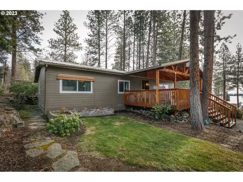 153 N SHARON RD, Wamic, OR 97063