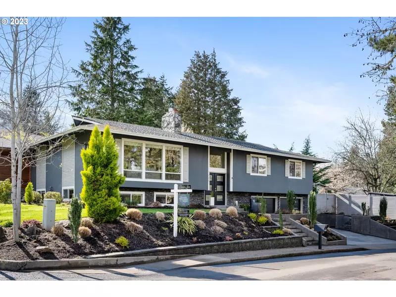 1380 BONNIEBRAE DR, Lake Oswego, OR 97034