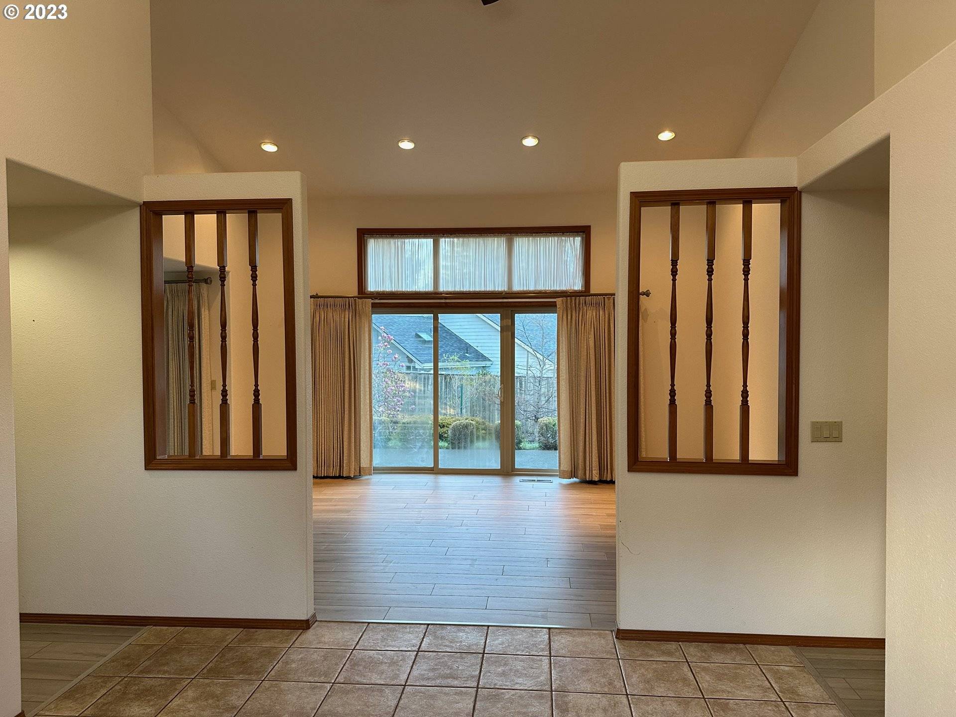 Brookings, OR 97415,933 MIDLAND WAY