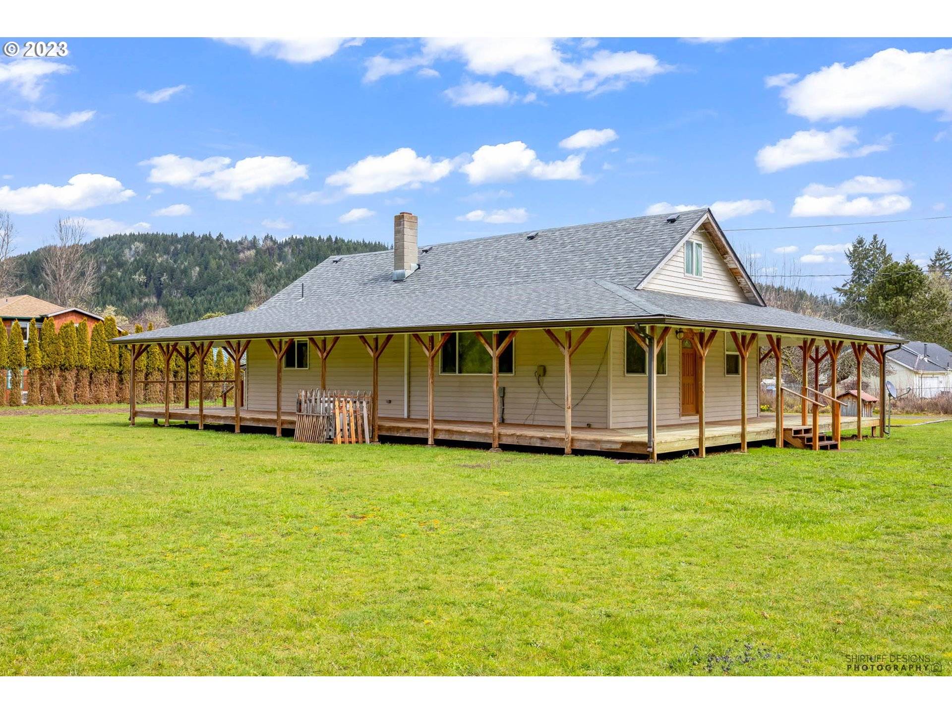 27997 Chambers Mill RD, Lorane, OR 97451