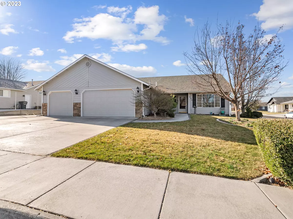 Hermiston, OR 97838,699 W JOHNS AVE