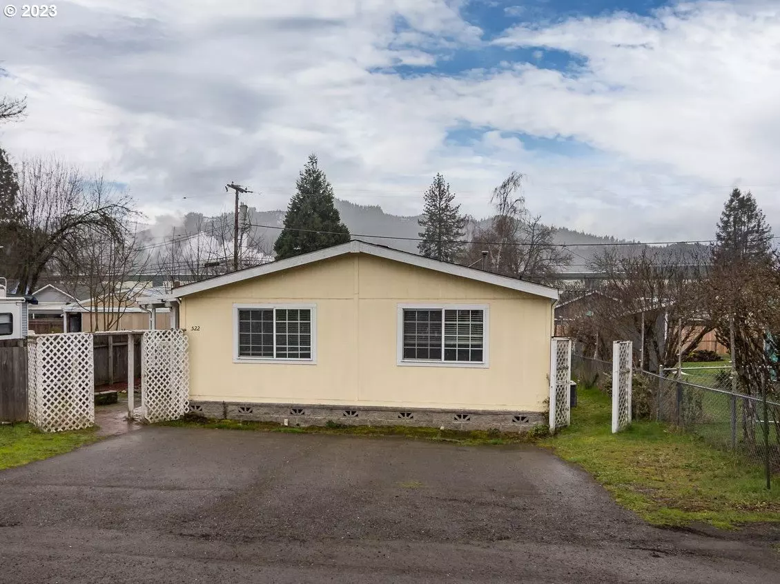 Sutherlin, OR 97479,522 W SECOND AVE