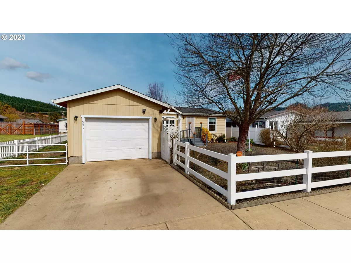 Yoncalla, OR 97499,377 E LOCUST CT