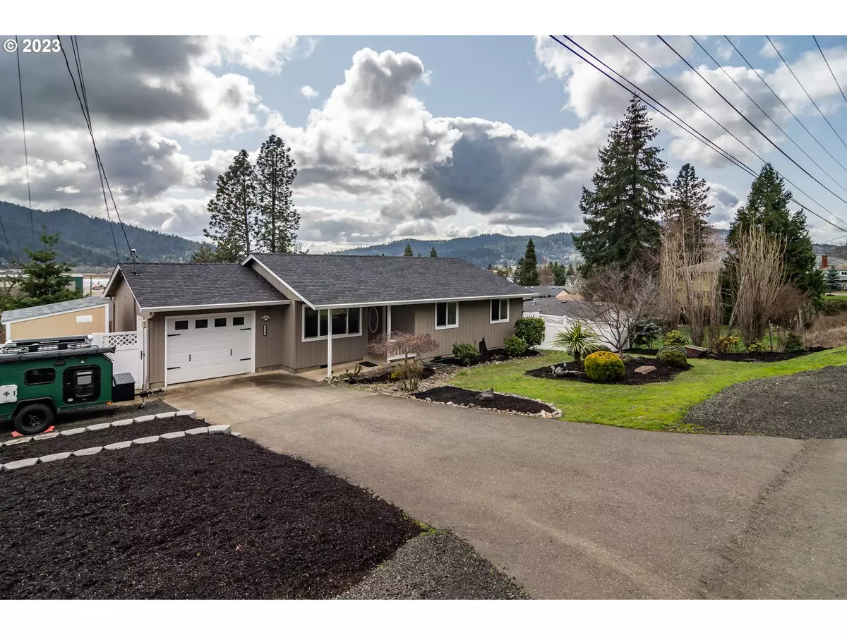 Sutherlin, OR 97479,630 W SIXTH AVE