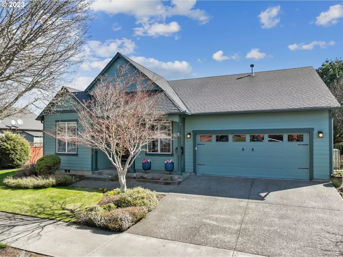 Hood River, OR 97031,1743 4TH ST