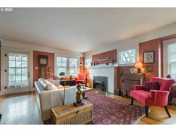 1192 JACKSON ST, Eugene, OR 97402