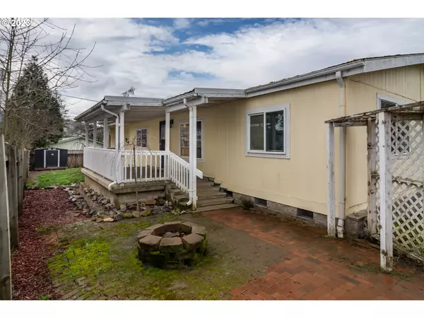 Sutherlin, OR 97479,522 W SECOND AVE