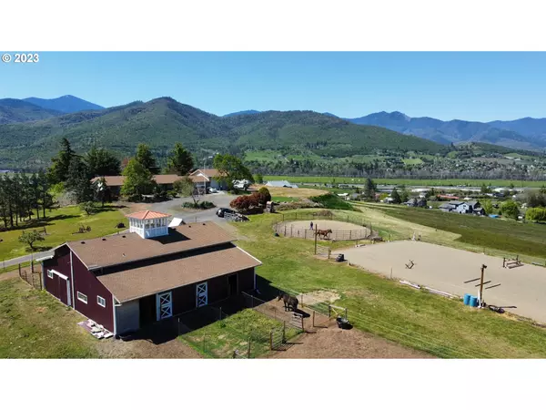 195 STAPLES LN, Ashland, OR 97520