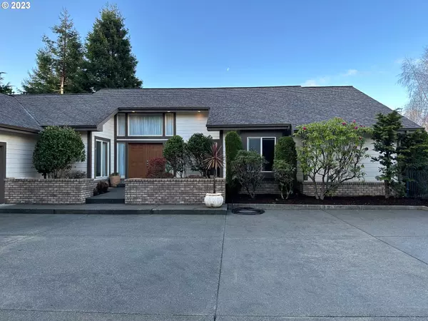 Brookings, OR 97415,933 MIDLAND WAY