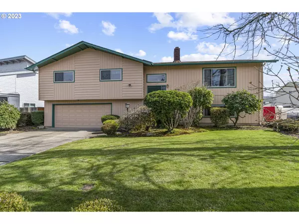 147 ALAMEDA DR, Kelso, WA 98626