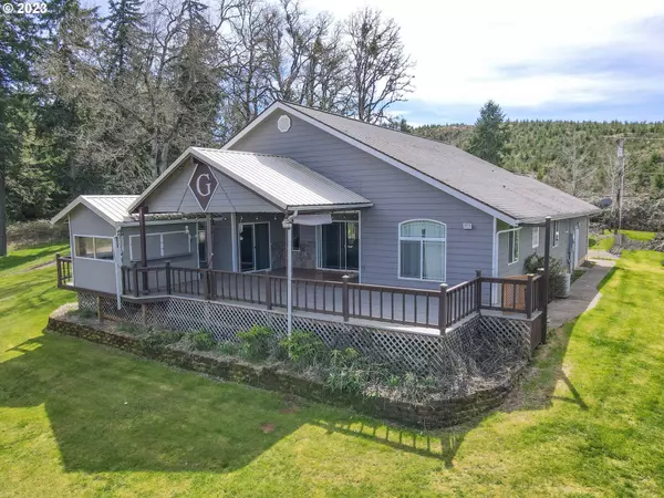 381 JOHN LONG RD, Oakland, OR 97462