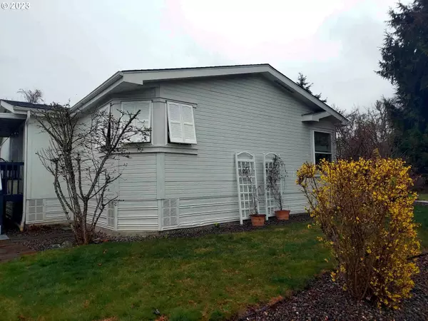 Sutherlin, OR 97479,550 S STATE ST