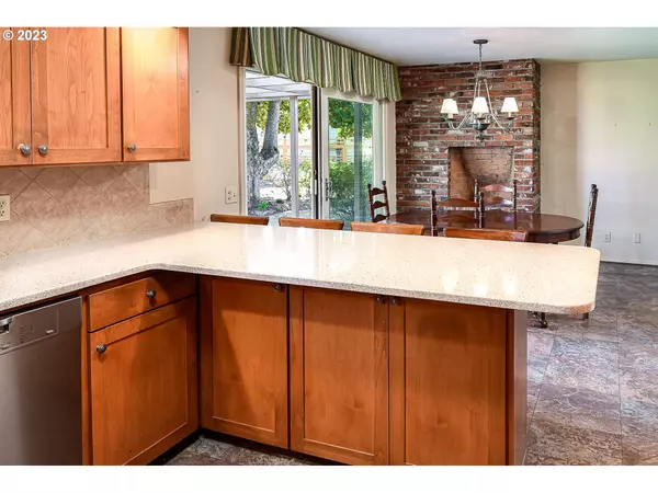 Eugene, OR 97404,2977 Lenox ST