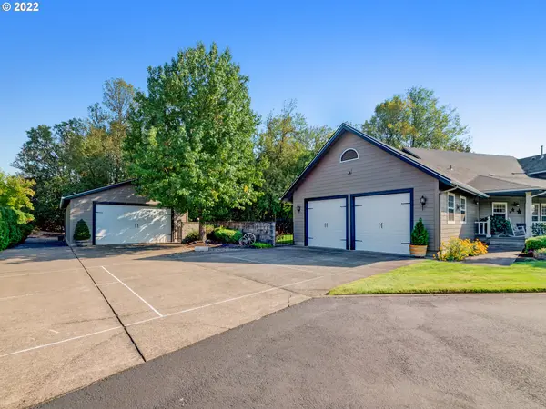 Eugene, OR 97402,28244 EDGEWATER DR