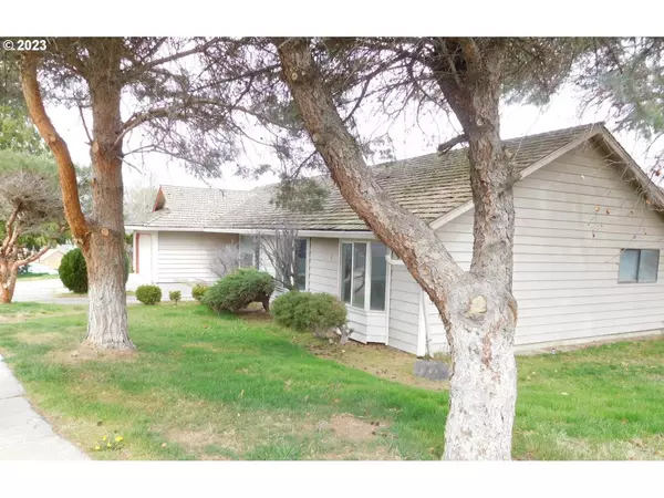 Hermiston, OR 97838,365 E CARTER DR