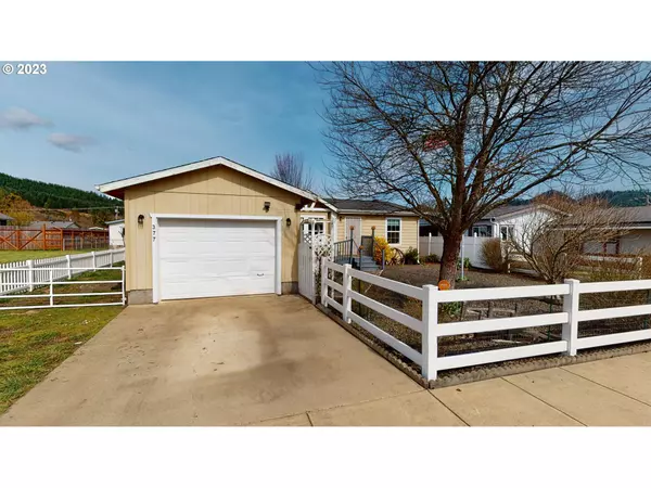 377 E LOCUST CT, Yoncalla, OR 97499